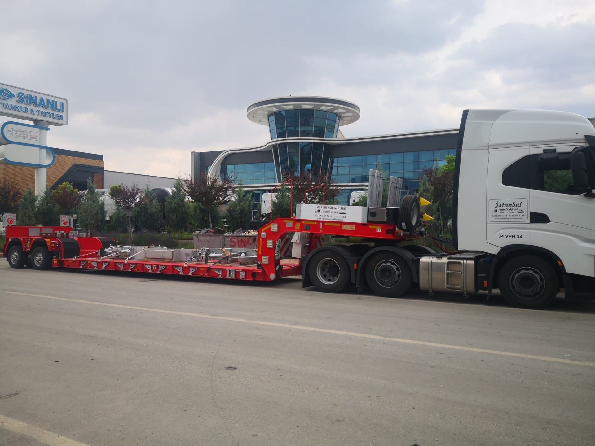 İstanbul Ağır Nakliyat Filosuna Havuzlu Lowbed