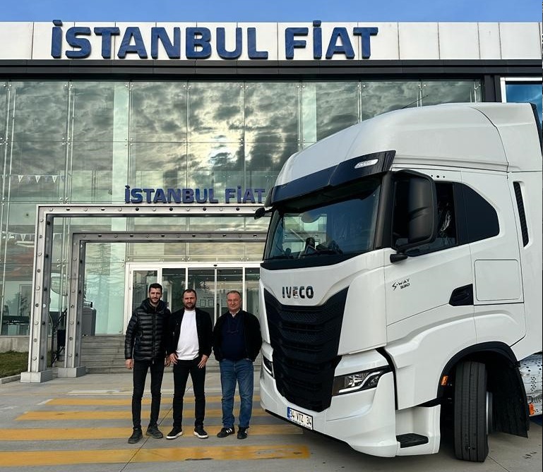 İstanbul Ağır Nakliyat Filosuna 4x2 Çekici